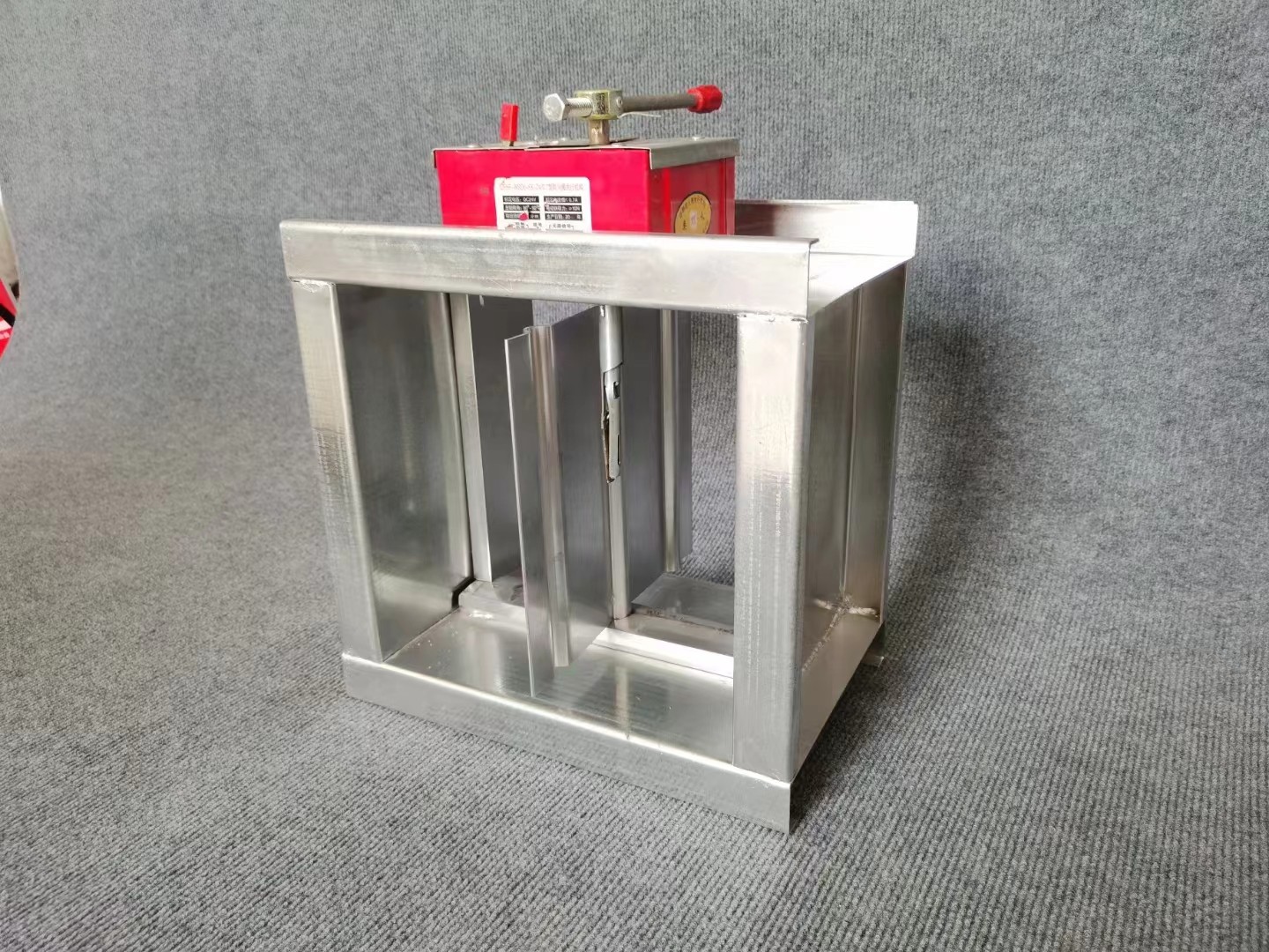 防火阀、排烟阀在空调系�l�中作用及维护管�? onmousewheel=