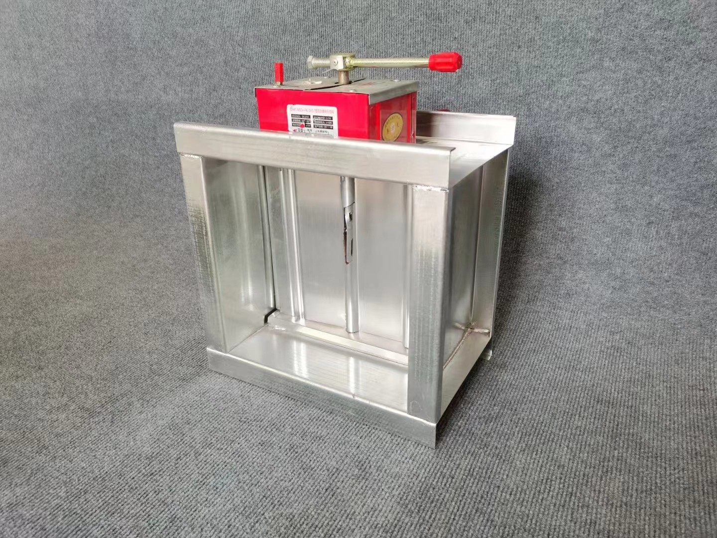 防火阀在徏�{�通风与消防系�l�中的关键作用详�? onmousewheel=